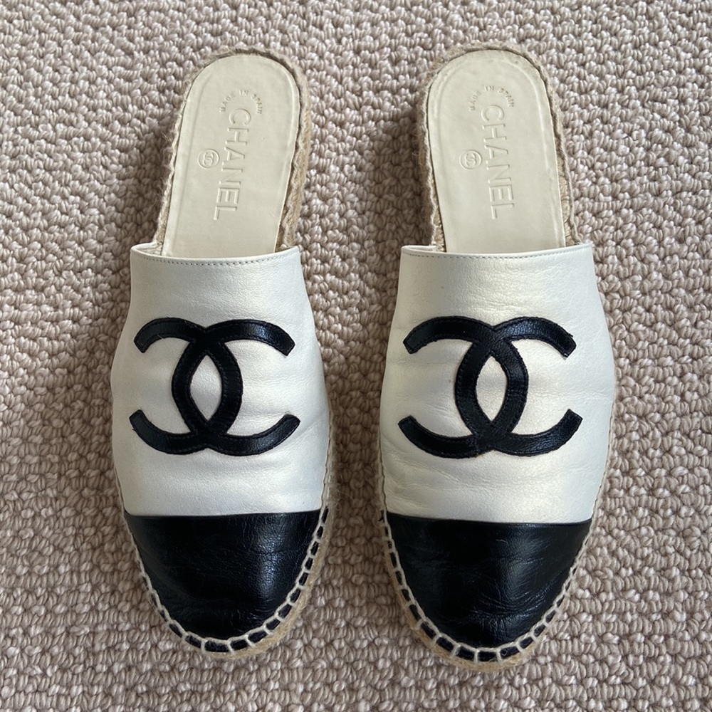Chanel black and white espadrille slides